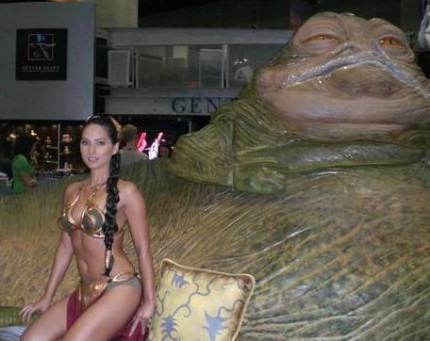Olivia-Munn-Princess_Leia-Jabba_the_Hut Olivia Munn as Princess Leia, with Jabba the Hutt.